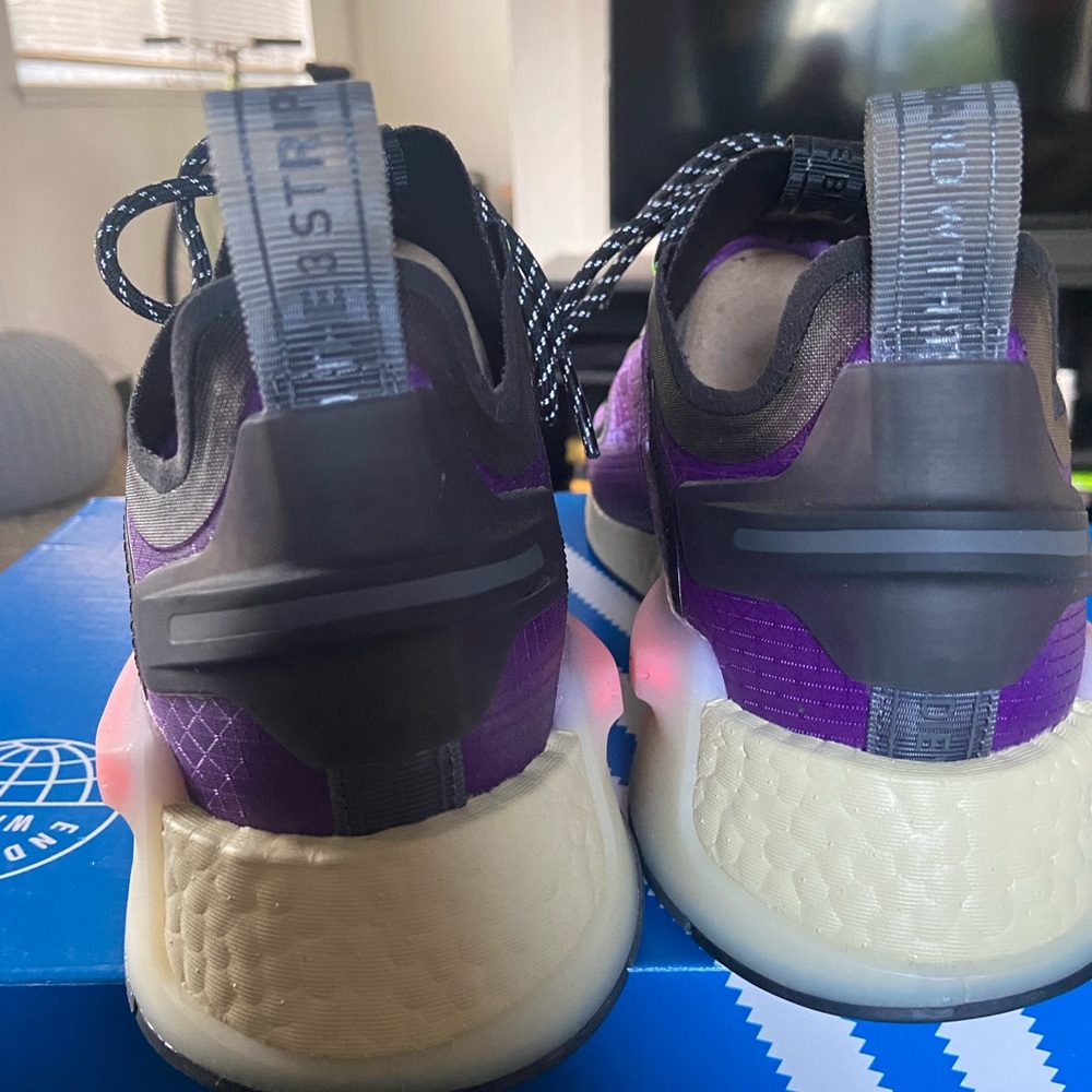 NMD_R1 V3 SHOES Purple - Picture 8 of 9